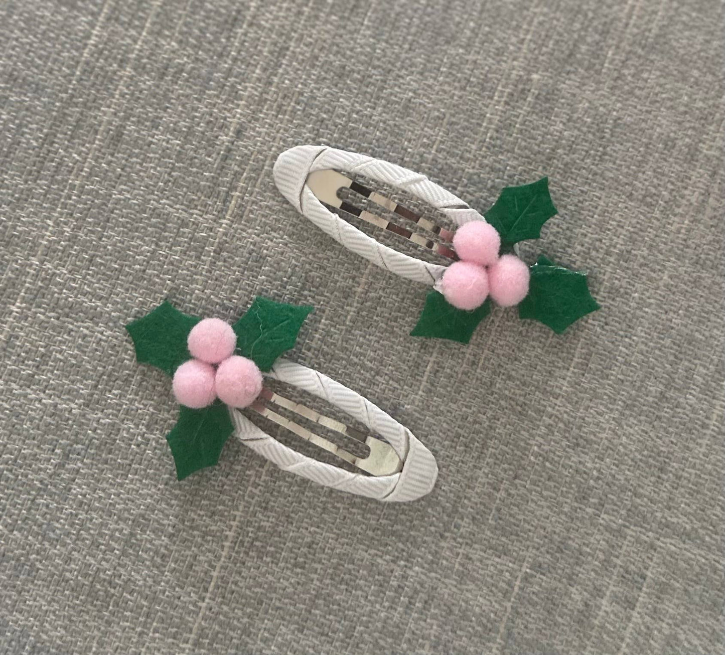 Holly Pom Pom Clip Set - Pink