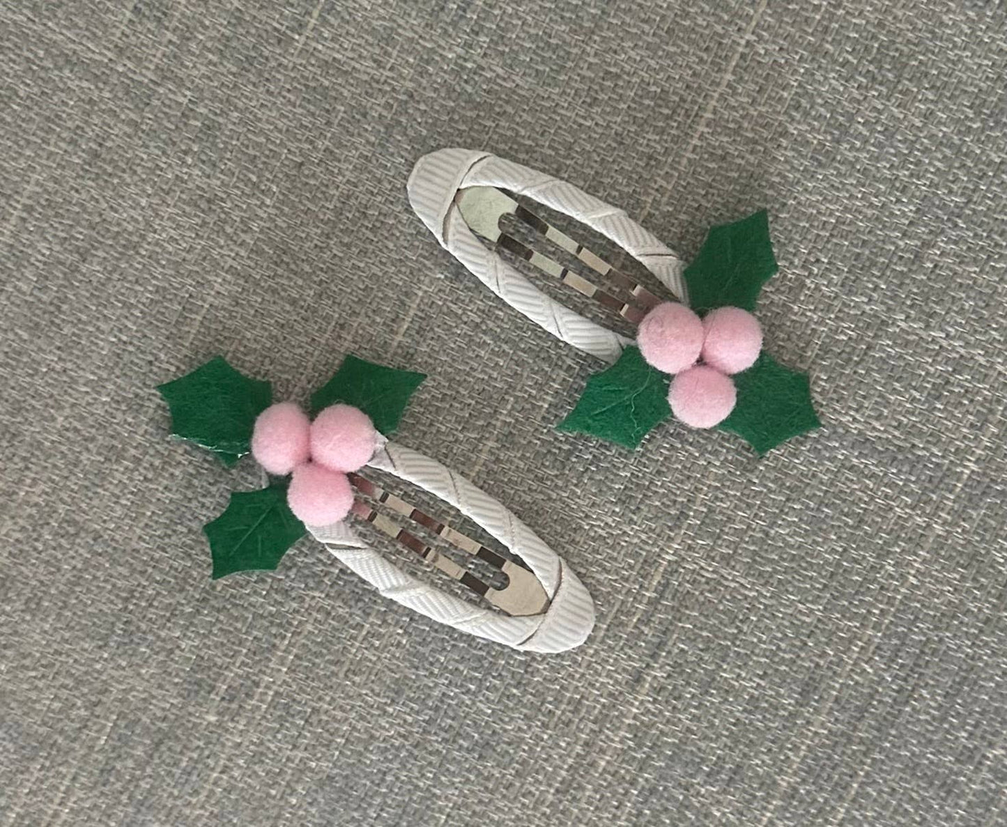 Holly Pom Pom Clip Set - Pink